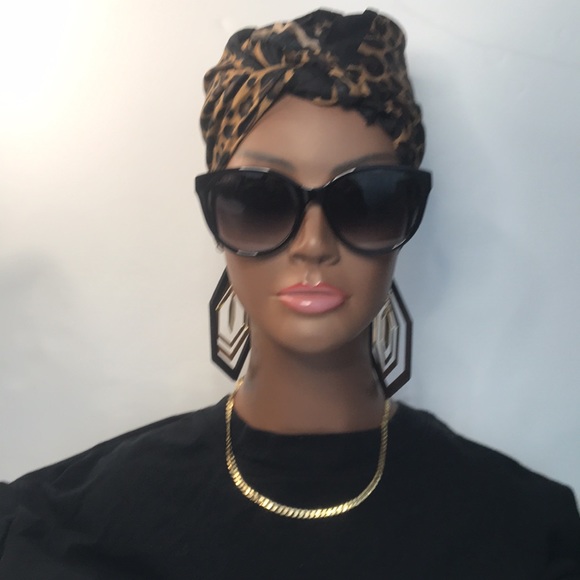 New🔥🔥 - GUCCI GG0631S ROUNDED MARMONT LOGO SUNGLASSES IN BLACK - Picture 6 of 15